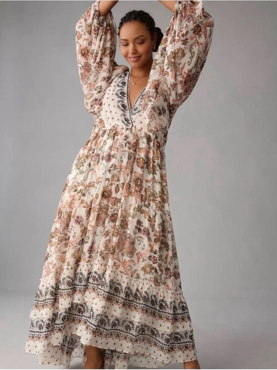 Anthropologie Dresses & Skirts - Anthropologie V neck long sleeve maxi dress
